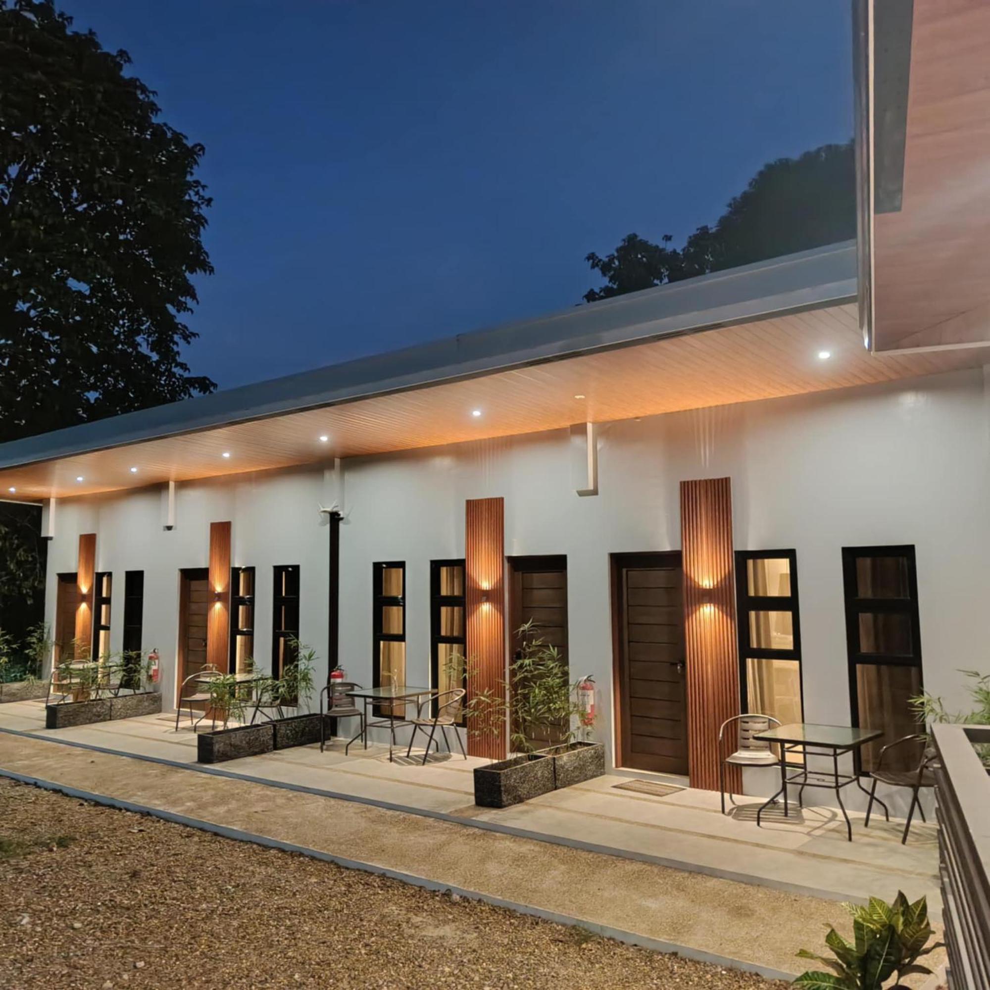 Orchrd Lodge